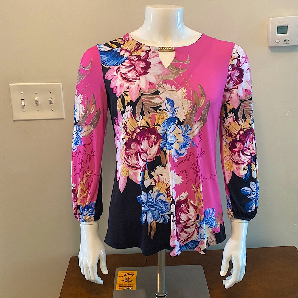 Floral Pattern, Long Sleeve, Size Small, JM Collection Blouse.